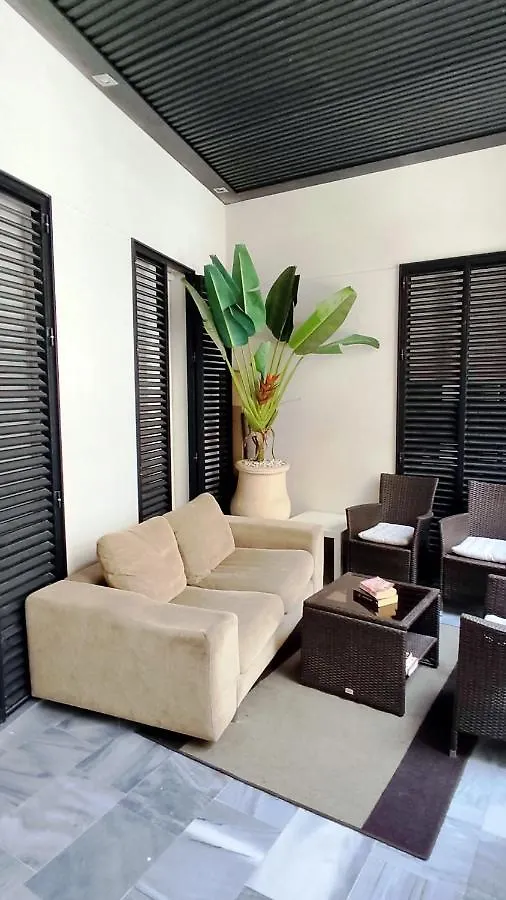 Selecta Elegante Apartamento Con Patio En Centro Historico Seville