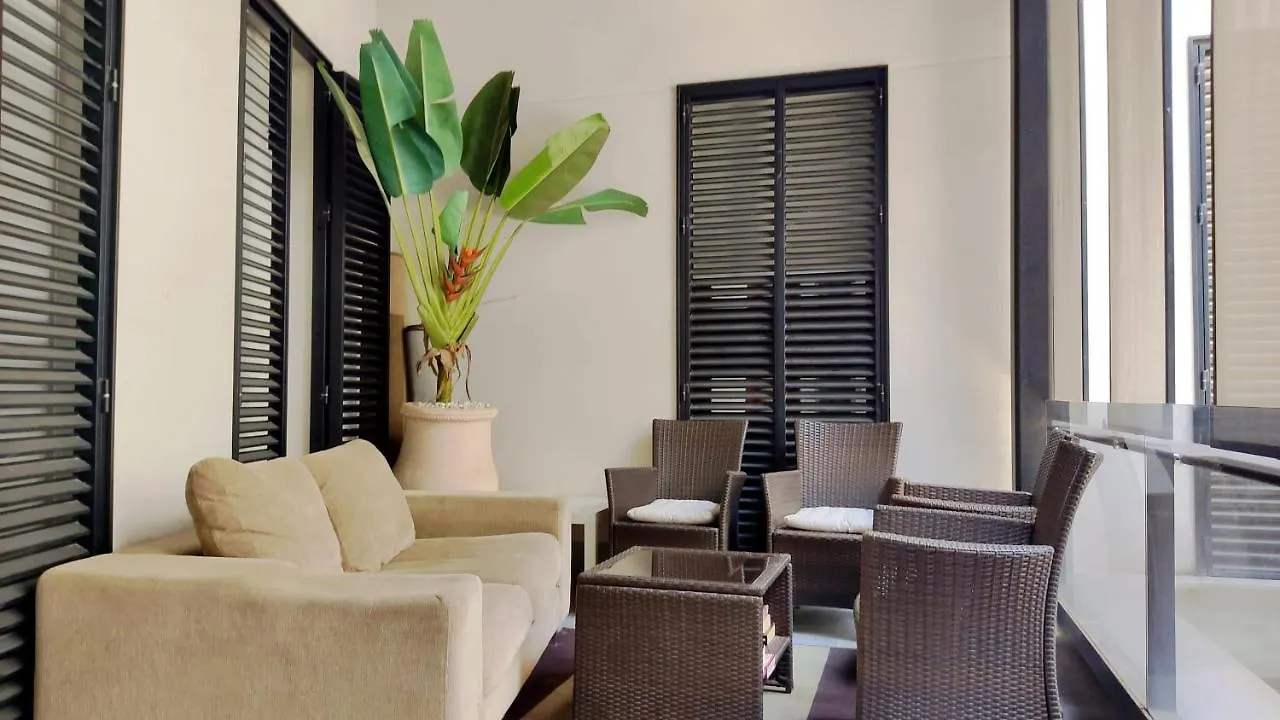 Selecta Elegante Apartamento Con Patio En Centro Historico Seville 0*,  Spain